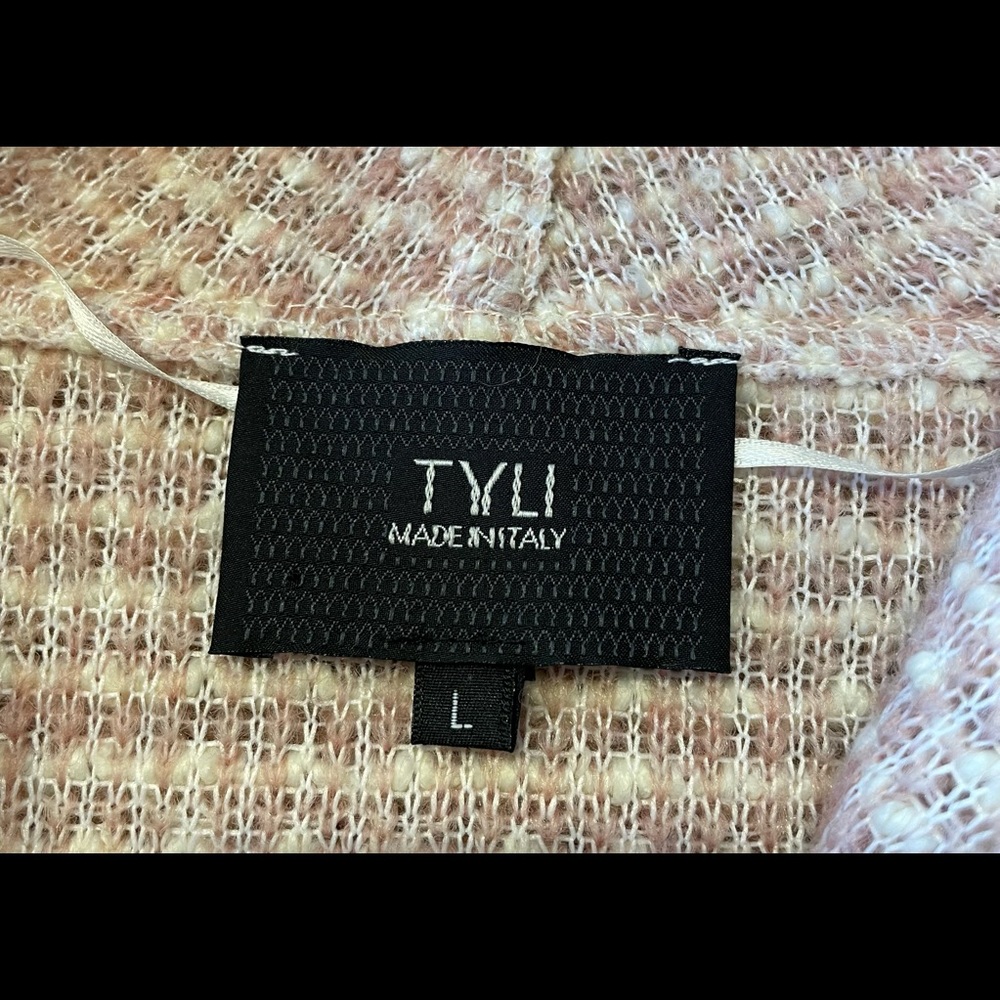 TYLI sweater size large - Picture 10 of 10